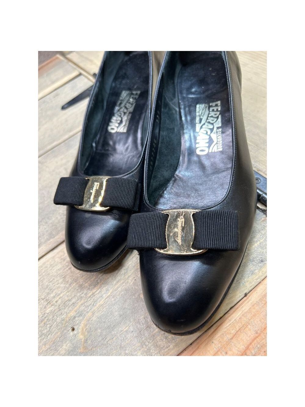 SALVATORE FERRAGAMO Vara Bow Ballet Court Shoe Size US 8B - Picture 7 of 7